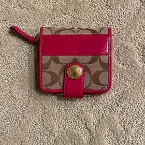 Signature coach wallet